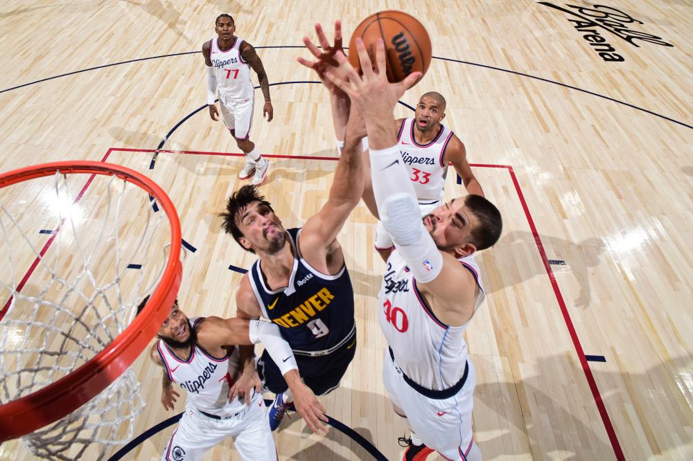 场内外都牢 场内外都牢