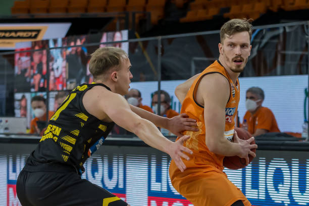 无疑成为本 无疑成为本